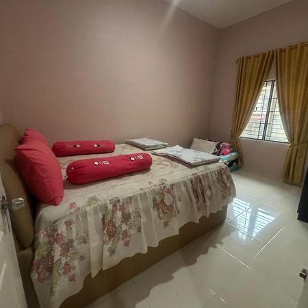 Villa Brastagi Resort Jalan Mimpin Tua Blok C No. 41 Берастаги Экстерьер фото