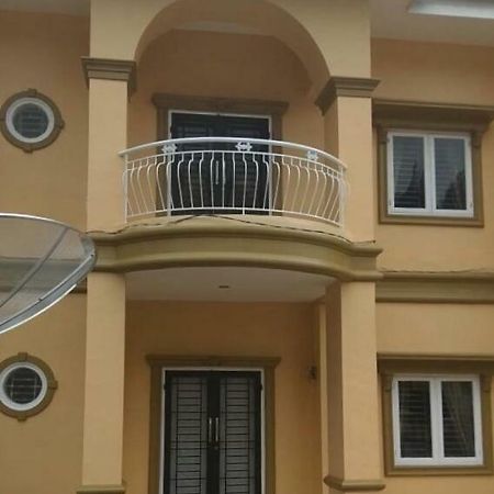 Villa Brastagi Resort Jalan Mimpin Tua Blok C No. 41 Берастаги Экстерьер фото