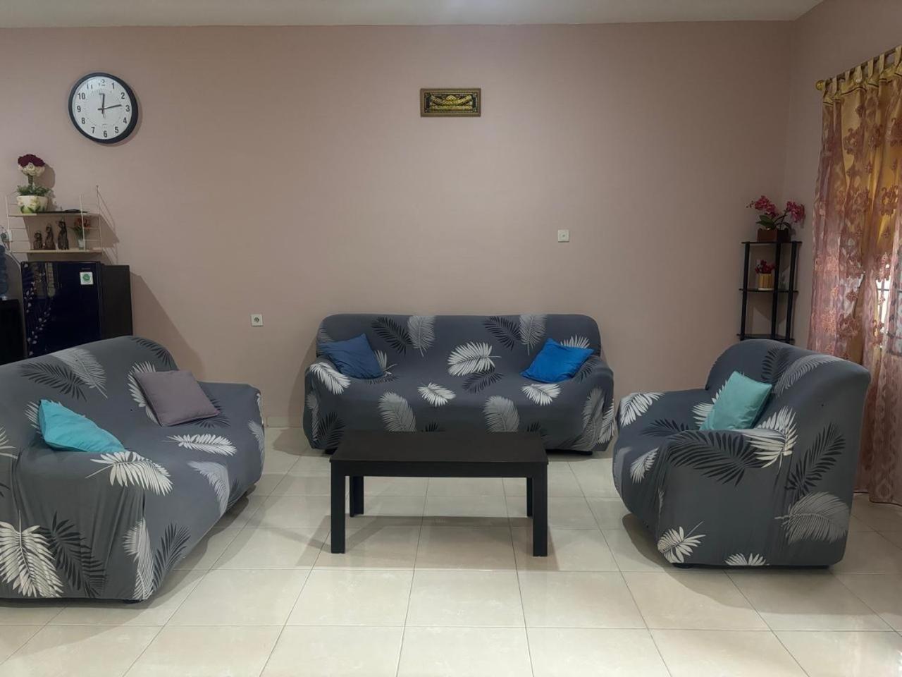 Villa Brastagi Resort Jalan Mimpin Tua Blok C No. 41 Берастаги Экстерьер фото